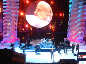 Tim McGraw performs at Stand Up to Cancer