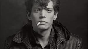 Mapplethorpe Look at the Pictures